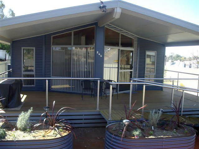 The Real Mccoy Holiday Accommodation Broken Hill Exterior photo